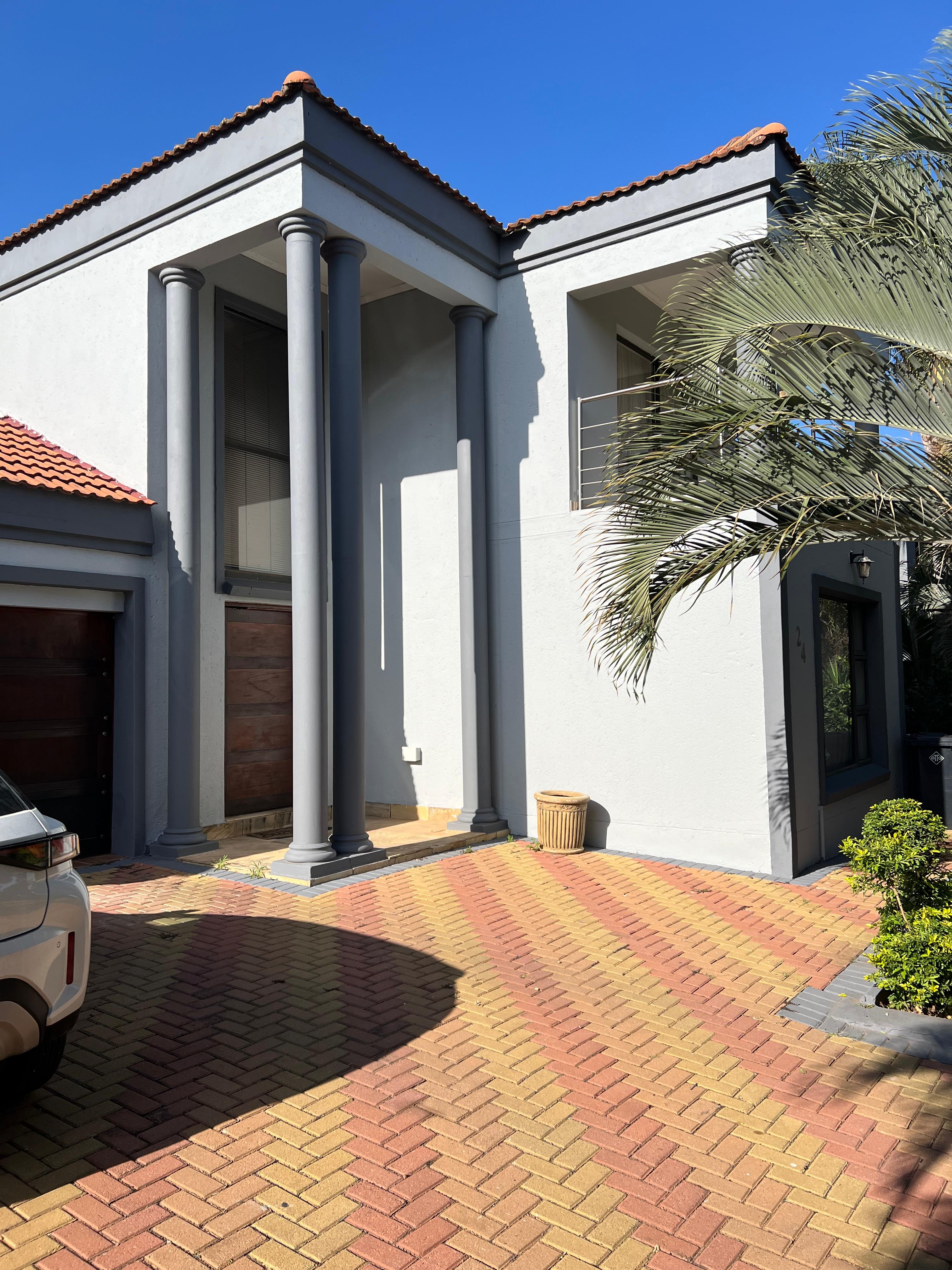 Luxurious Home In Woodhill Estate